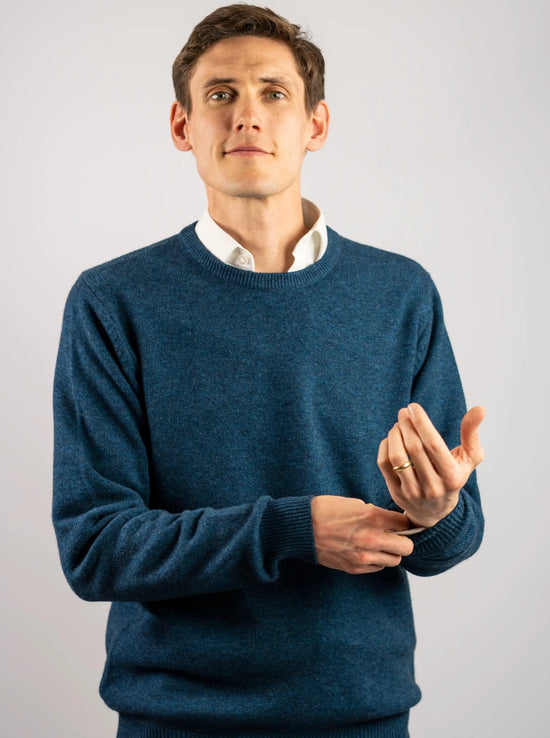 Load image into Gallery viewer, men&amp;#39;s cashmere and merino mix sweater with crew neck in ocean blue by Misty Cashmere

