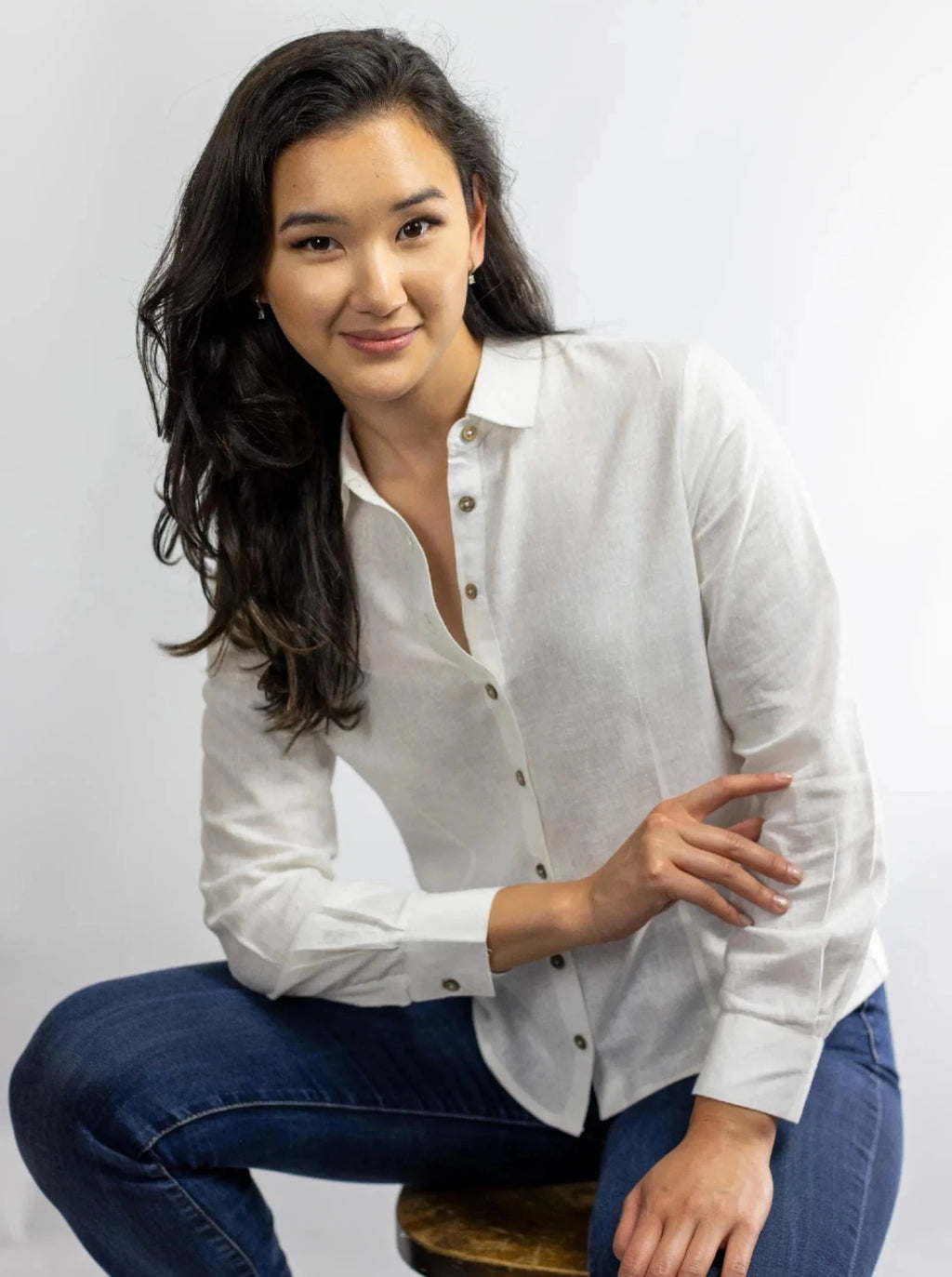 white shirt for women in sustainable hemp with coconut buttons by misty cashmere